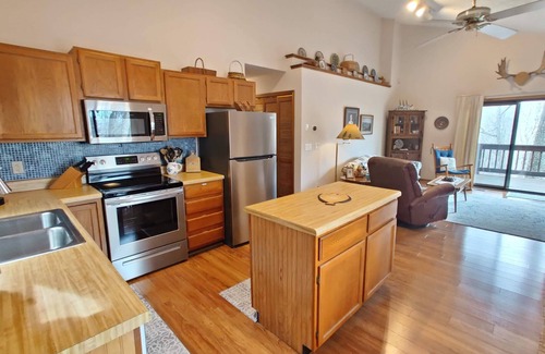 Maggie Valley House | Gorgeous Deck, 5 Star, Clean, Covered Patio, 2/2 with Central AC