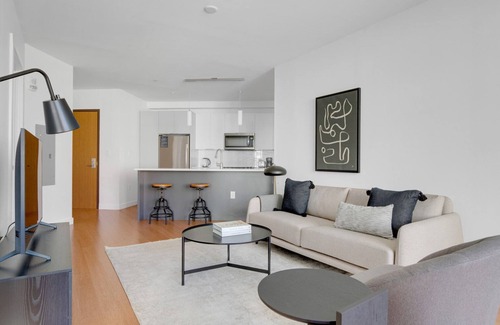 Chinatown Apartment | Gorgeous Downtown 1BR w/Gym & W/D, near South Station, by Blueground
