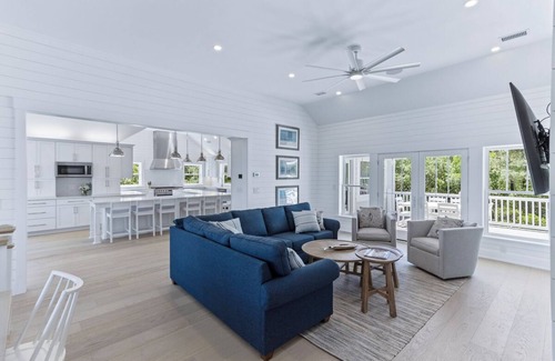 Corolla House | Gorgeous estate in the Currituck Club, Corolla! Perfect for events and retreats!