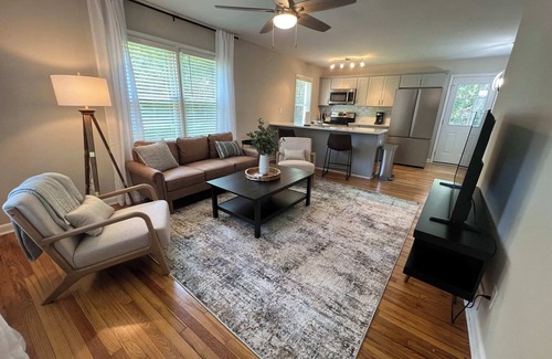 Southwest Raleigh House | Gorgeous Fenced in Pet Friendly 3 BDRM DT Raleigh