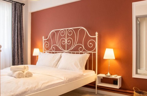 Alsancak Apartment | Gorgeous Flat with Balcony in Izmir Konak
