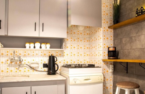 Alsancak Apartment | Gorgeous Flat with Balcony in Izmir Konak
