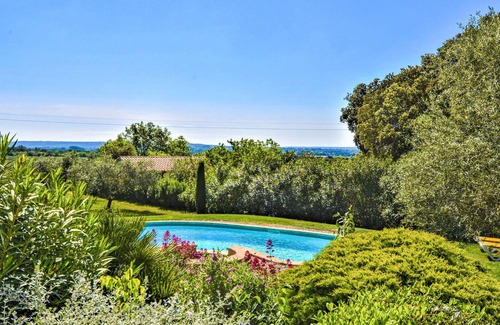 Labaume House | Gorgeous home in Montaren et St Mediers