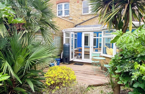 Hackney Wick Apartment | Gorgeous Garden Getaway | 2 Bed | Victoria Park