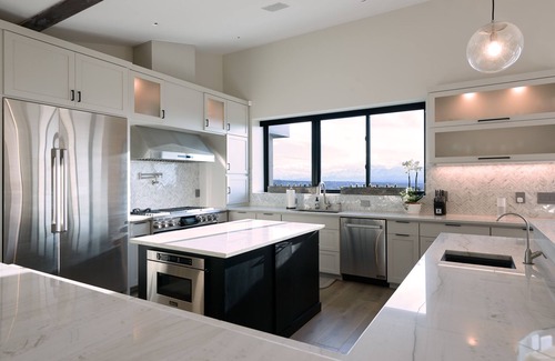 Holladay House | Gorgeous Getaway near SLC & Ski