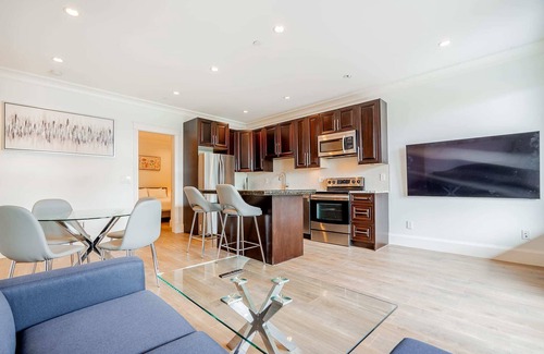 West Vancouver House | Gorgeous Guest suite in West Vancouver