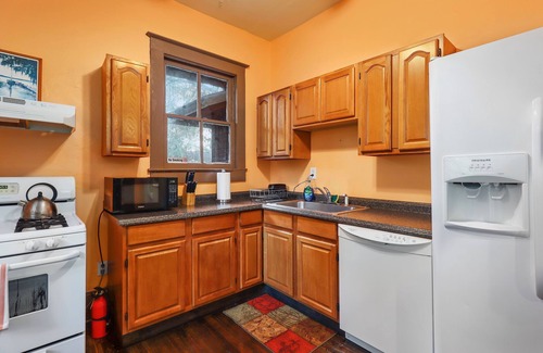 University Heights House | Gorgeous, Historic Downtown Home – Tucked into UF!