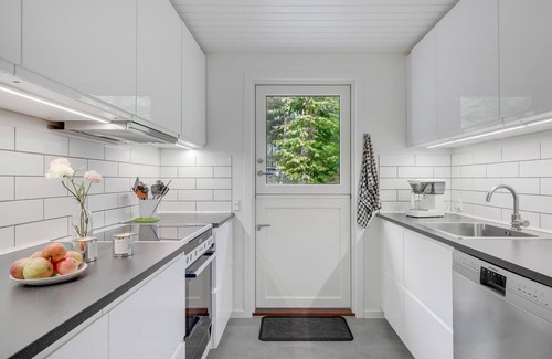 Sømarken House | Gorgeous home in Aakirkeby with sauna