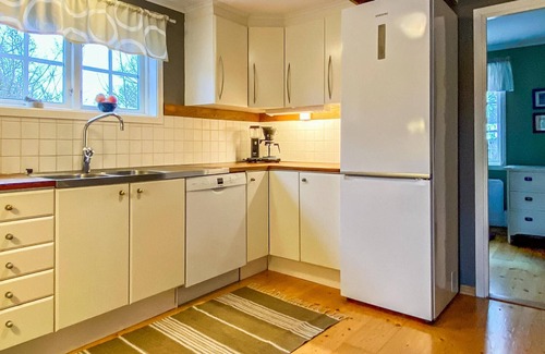 Alem House | Gorgeous home in ålem with WiFi