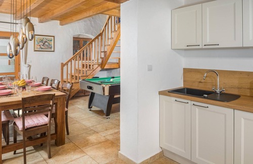 Divsici House | Gorgeous home in Boduleri with kitchen