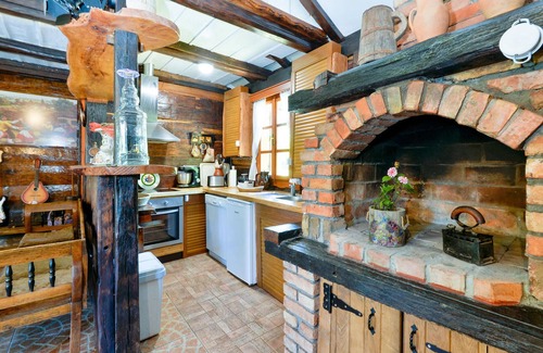 Breznica House | Gorgeous home in Breznica with sauna