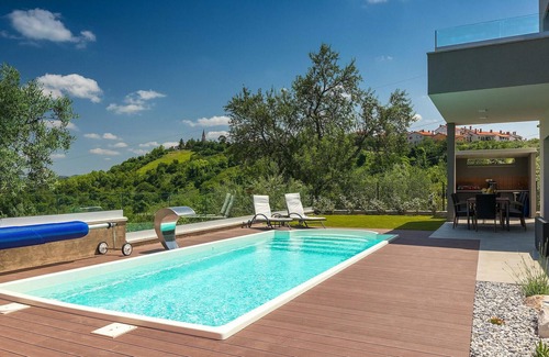 Buje House | Gorgeous home in Buje