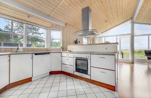 Øer Strand House | Gorgeous home in Ebeltoft with sauna