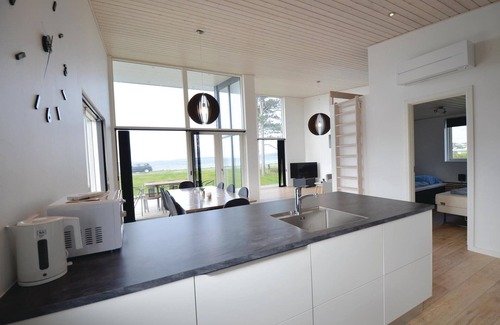 Vibæk Strand House | Gorgeous home in Ebeltoft with WiFi