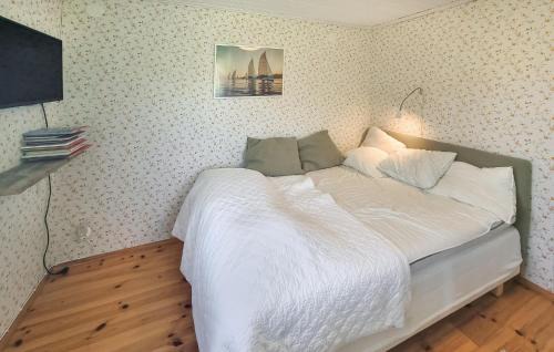 Ellos House | Gorgeous Home In Ellös With Wifi