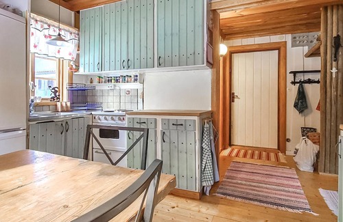 Enviken House | Gorgeous home in Enviken with kitchen
