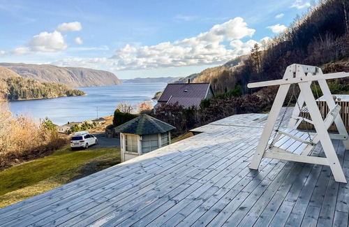 Farsund House | Gorgeous home in Farsund with WiFi