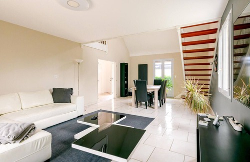 Joue-les-Tours House | Gorgeous home in Joué les Tours