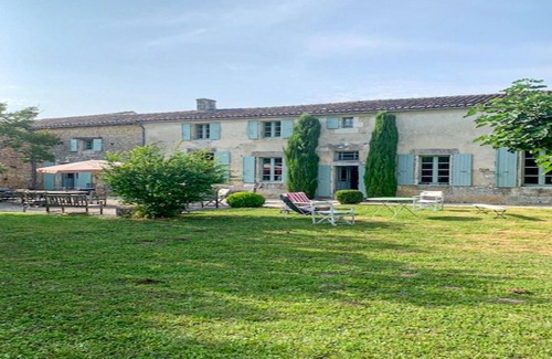 Geay House | Gorgeous home in Geay