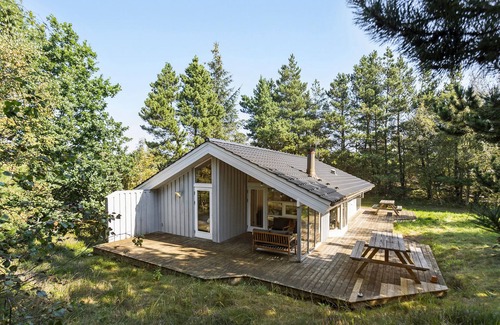 Hou House | Gorgeous home in Hals with sauna