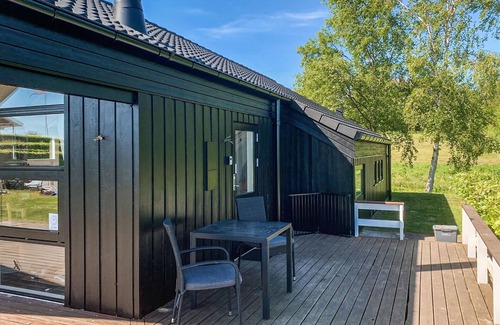 Hejlsminde Strand House | Gorgeous home in Hejls with WiFi