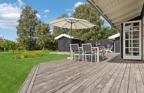 Bratten Strand House | Gorgeous home in Jerup with sauna