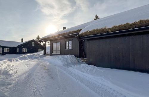 Nord-Fron House | Gorgeous home in Kvam with sauna