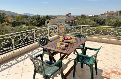 Saronikos House | Gorgeous home in Lagonisi with WiFi