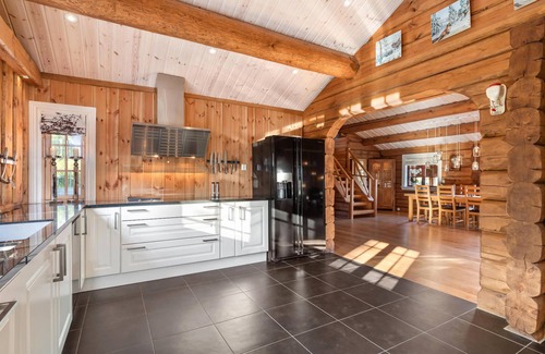 Flesberg House | Gorgeous home in Lampeland with kitchen