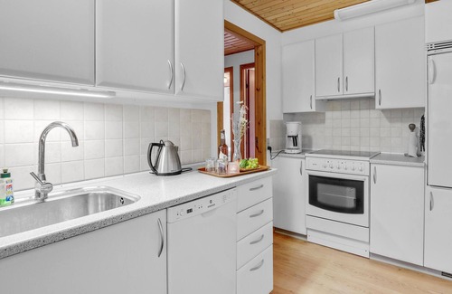 Bedegaard House | Gorgeous home in Nexø with kitchen