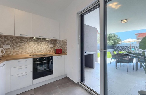 Skatari House | Gorgeous home in Pula