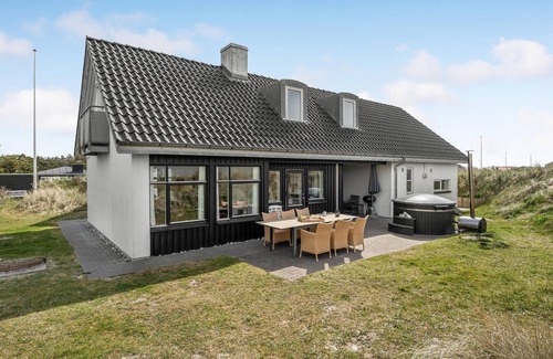Sondervig House | Gorgeous home in Ringkøbing with sauna