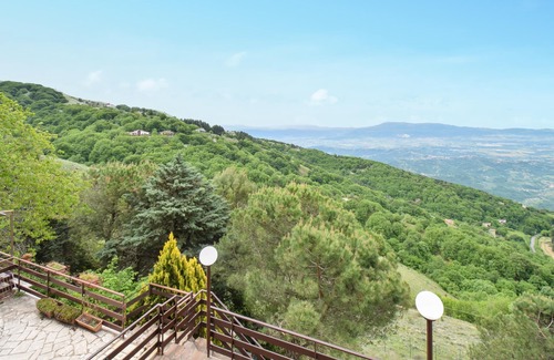 Serrone House | Gorgeous home in Serrone with WiFi
