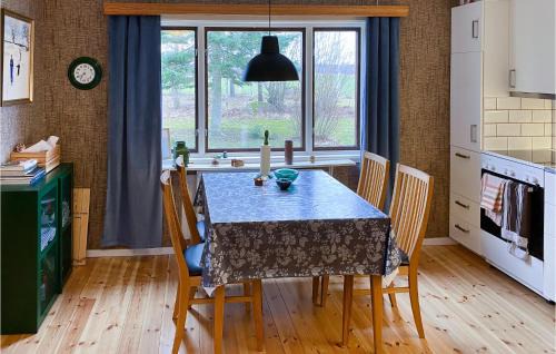Tjallmo House | Gorgeous Home In Tjällmo With Kitchen