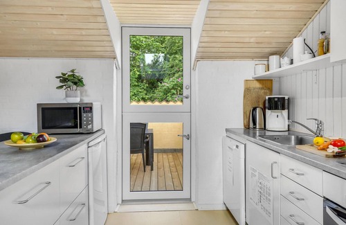 Tranekaer House | Gorgeous home in Tranekær with kitchen