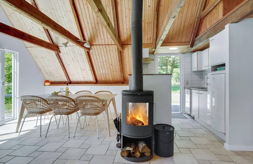 Øhuse House | Gorgeous home in Ulfborg with kitchen