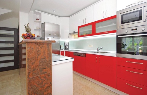 Vrgorac House | Gorgeous home in Umcani