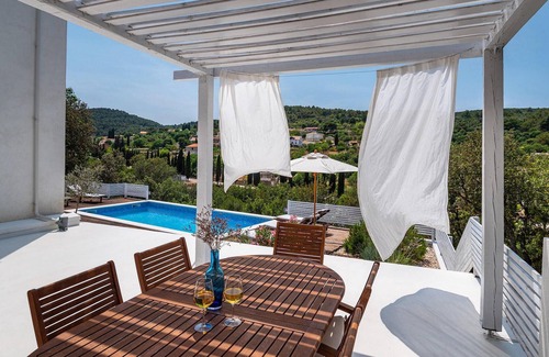 Zman House | Gorgeous home in Zman