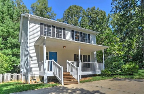 Royal Pines House | Gorgeous home minutes from Biltmore Estate and AVL!