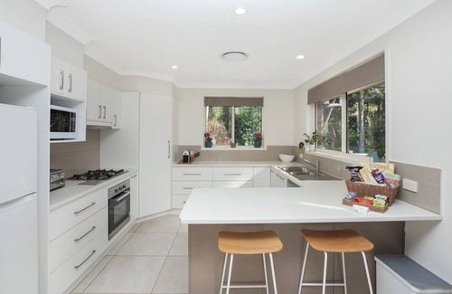 Port Macquarie House | Gorgeous house - 400m from beach - pet friendly