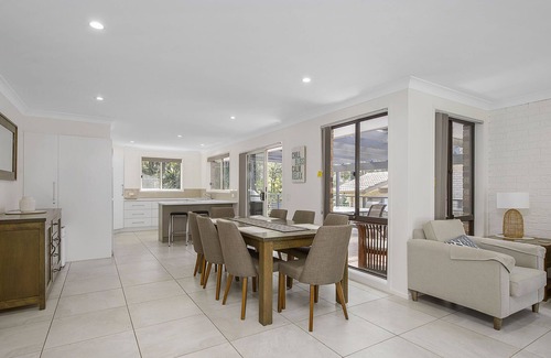 Port Macquarie House | Gorgeous house - 400m from beach - pet friendly