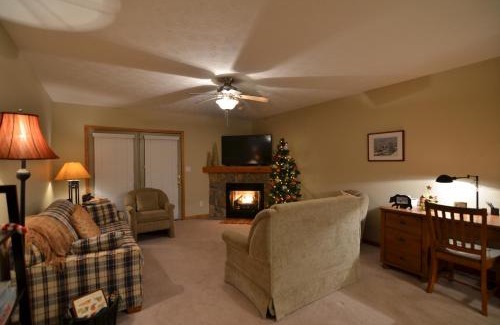 Snowshoe House | Gorgeous House for Ski Retreat or Mountain Vacations