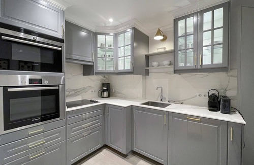 Quartier du Gros-Caillou Apartment | Gorgeous Light-Filled 2 Bedroom in the Sought-After Left Bank