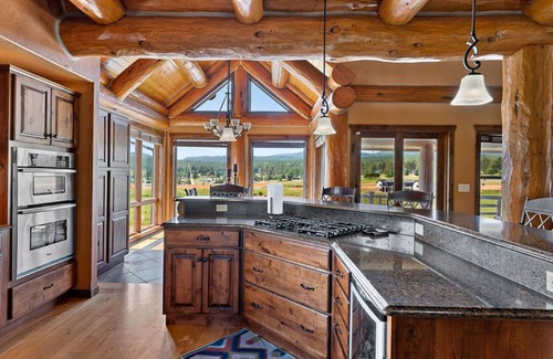 Sturgis Cabin | Gorgeous lodge with mountain views, fireplace, game room, hot tub & grill