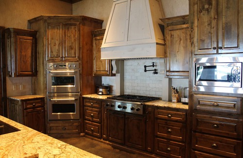 Enchanted Oaks House | Gorgeous Luxury Waterfront Lakehouse