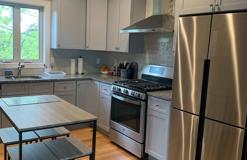 New Brighton House | Gorgeous Master Room with En Suite Bathroom in NYC