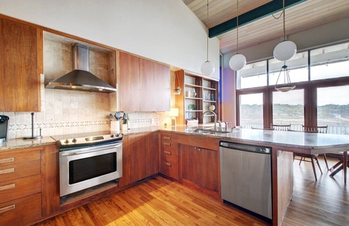 Burnet House | Gorgeous MCM Lake House on Lake Buchanan! Pool & Hot tub! The lake is full!