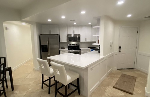 Paradise Valley Village Condo | Gorgeous Modern Condo in Prime Paradise Valley/Central Scottsdale Locale