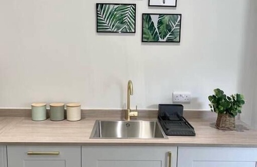 Bournemouth City Centre Condo | Gorgeous New 1-Bed, Town Centre, Parking & Garden