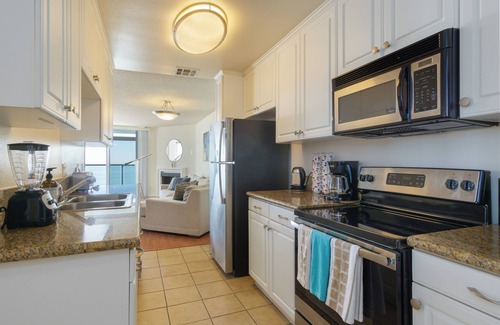 Marina Peninsula Apartment | Gorgeous Ocean View Apartment